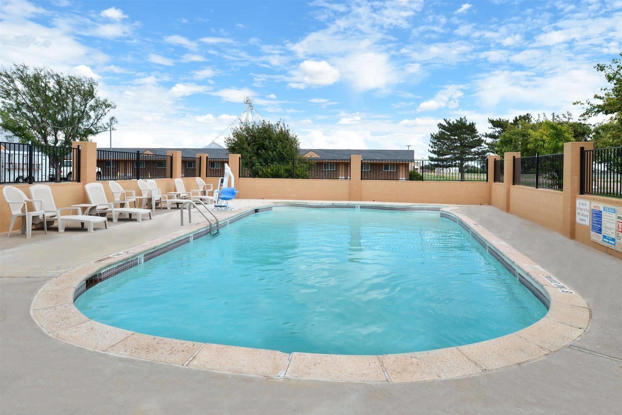 Route 66 Inn & Suites By Oyo Vega Tx Exterior photo